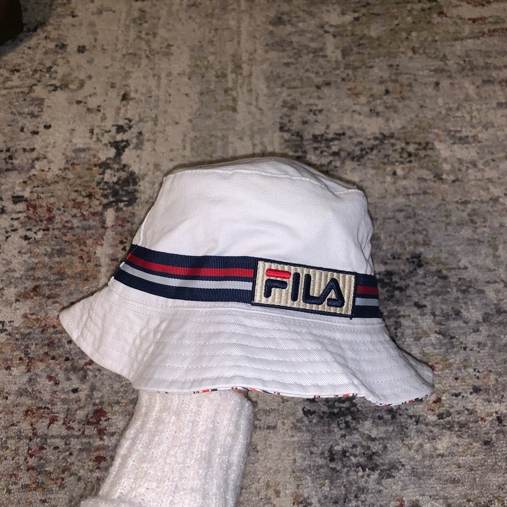 Fila bucket hat, reversible.